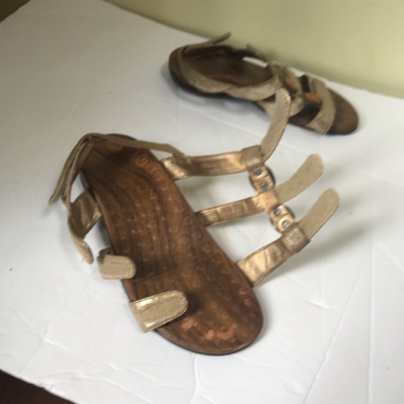 VIONIC Orthaheel Yasmin Metallic Gold Strappy Sandals Mules Slides Arch Support - Picture 3 of 15